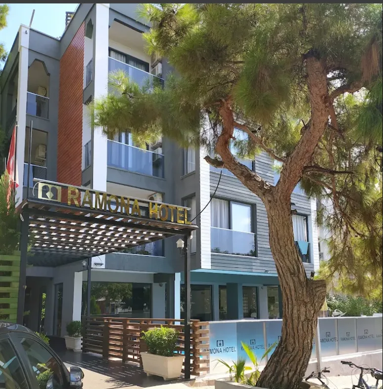 Ramona Lara Hotel